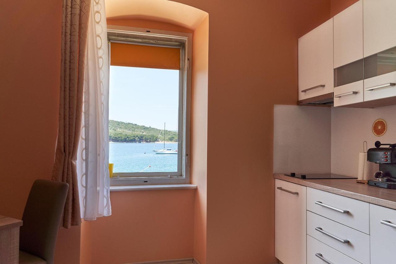 Apartments Nives Cres Dış mekan fotoğraf