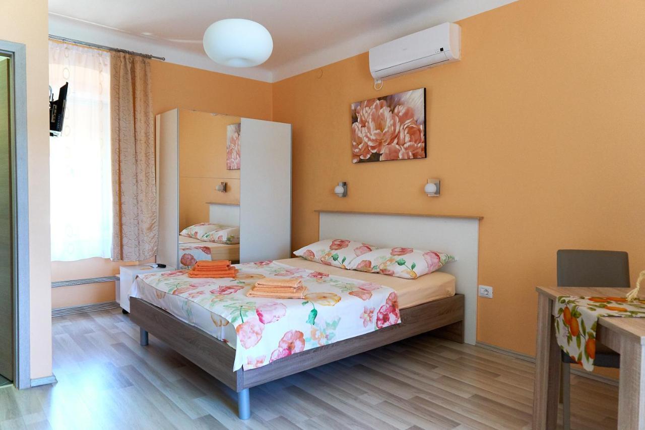 Apartments Nives Cres Dış mekan fotoğraf