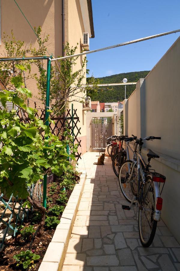 Apartments Nives Cres Dış mekan fotoğraf