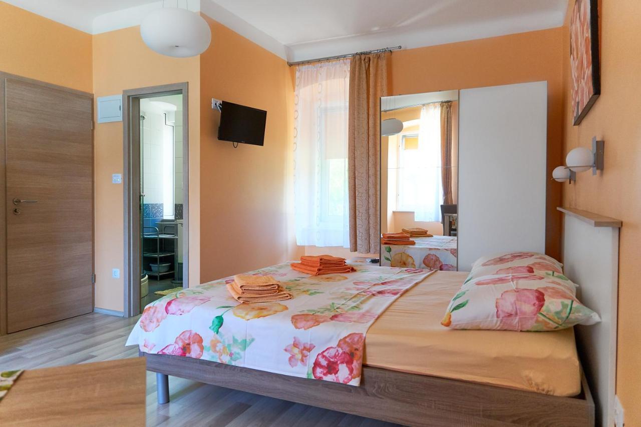 Apartments Nives Cres Dış mekan fotoğraf