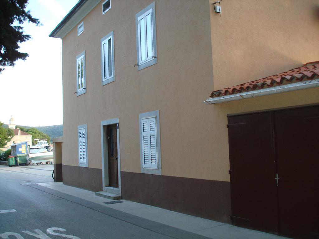 Apartments Nives Cres Dış mekan fotoğraf