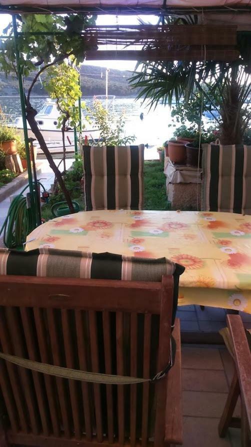 Apartments Nives Cres Dış mekan fotoğraf